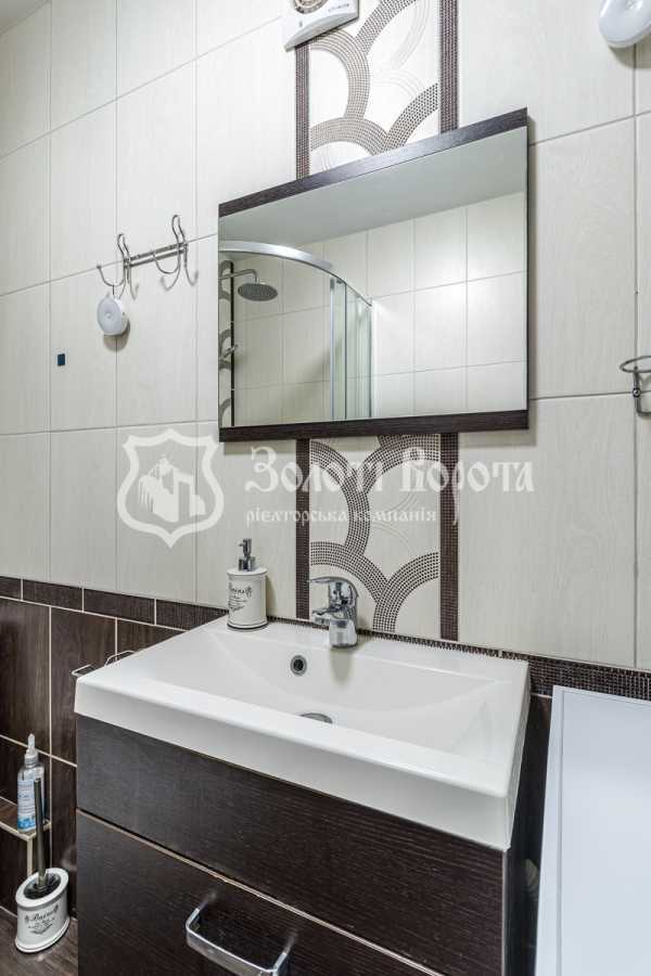 Продаж 4-кімнатної квартири 97.9 м², Жулянська вул., 1Б