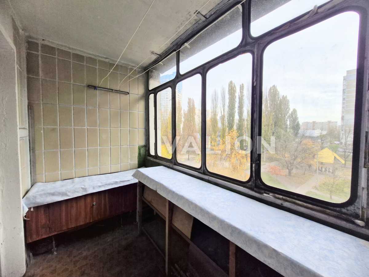 Продаж 2-кімнатної квартири 61 м², Ревуцького вул., 7А