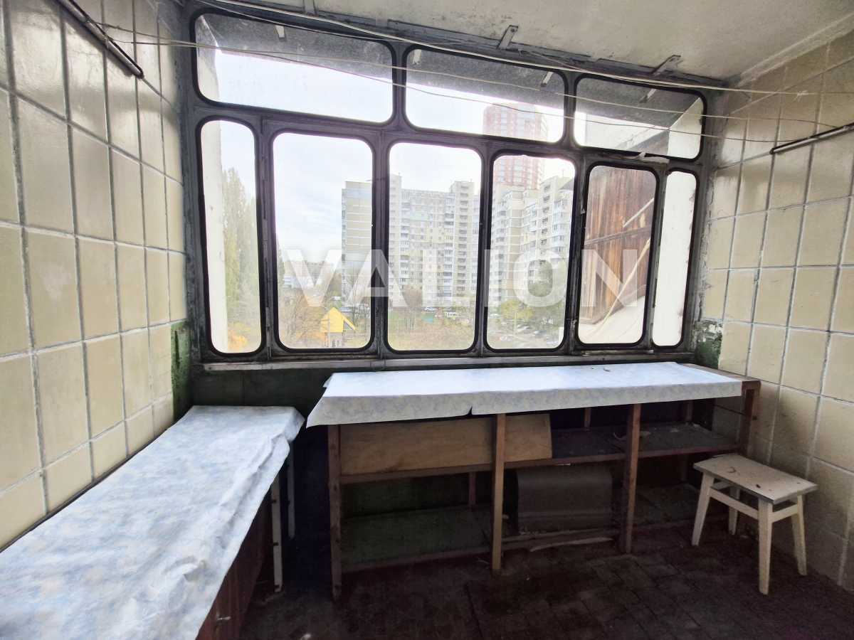 Продаж 2-кімнатної квартири 61 м², Ревуцького вул., 7А