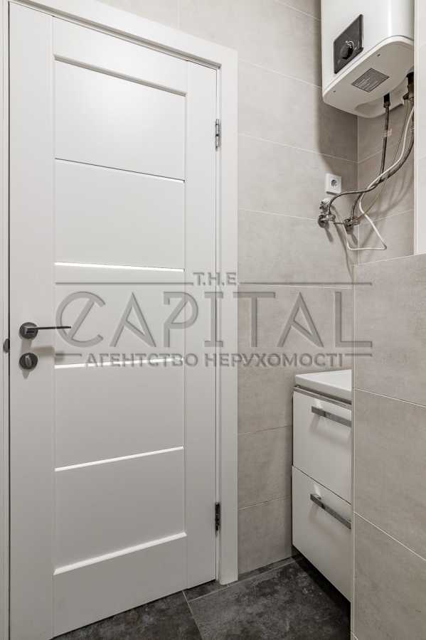 Оренда офісу 52 м², Салютна вул., 2