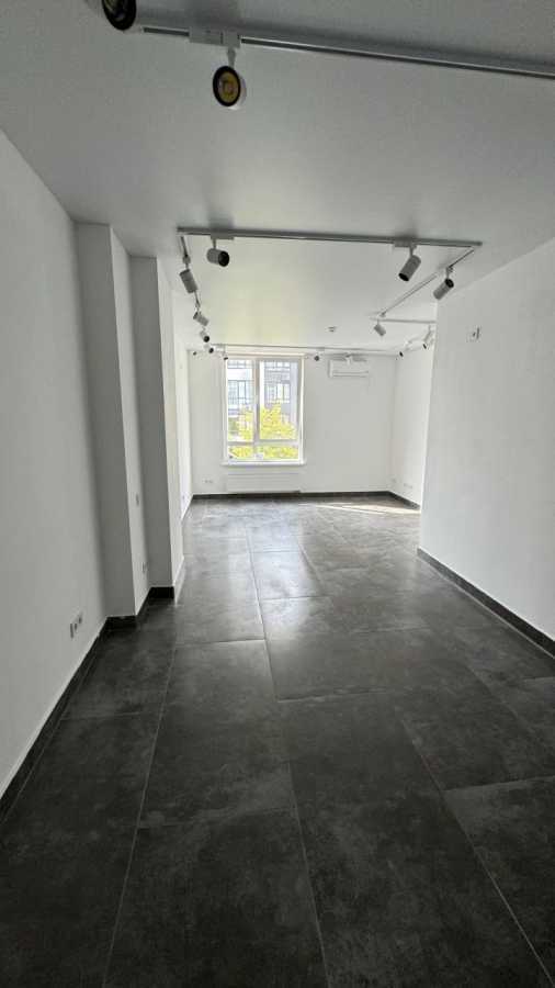 Оренда офісу 52 м², Салютна вул., 2