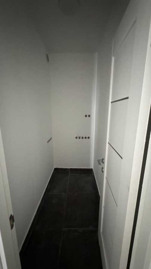 Оренда офісу 52 м², Салютна вул., 2