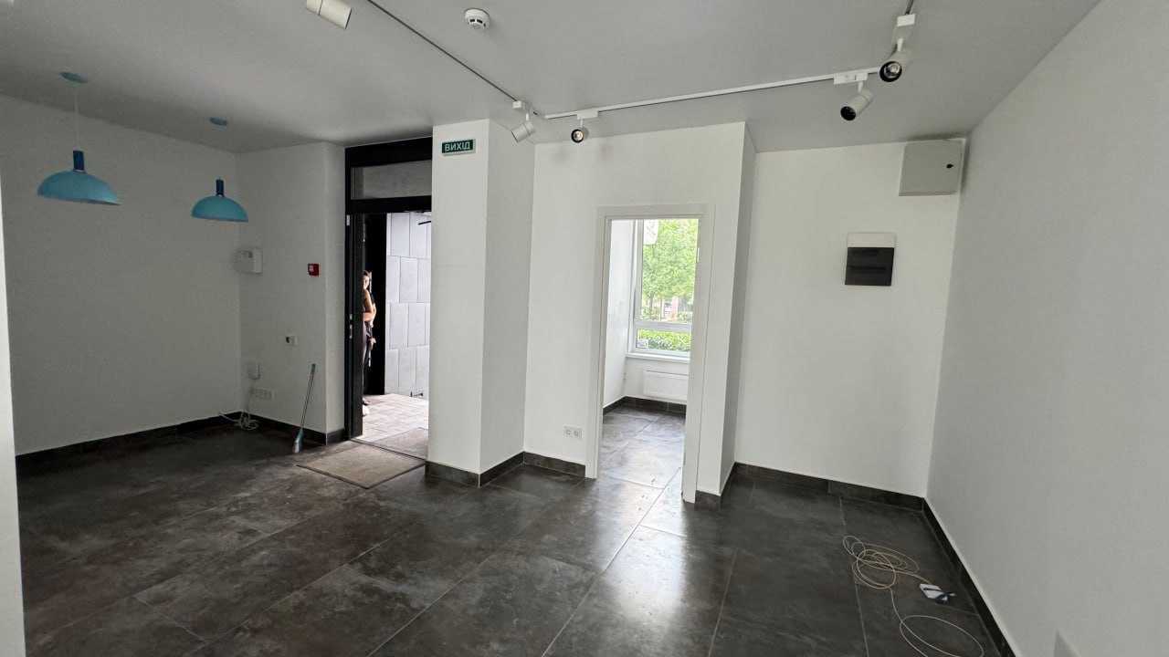 Оренда офісу 52 м², Салютна вул., 2