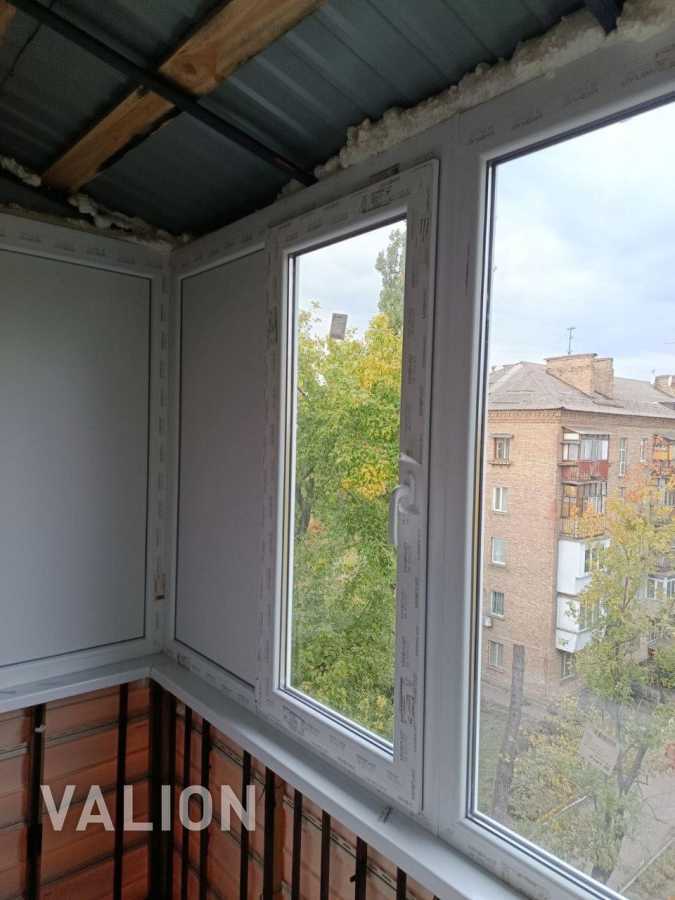 Продаж 3-кімнатної квартири 55.6 м², Новодарницька вул., 23/7