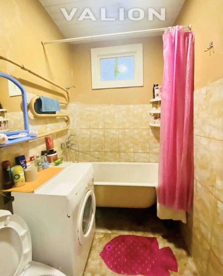 Продаж 3-кімнатної квартири 55.6 м², Новодарницька вул., 23/7