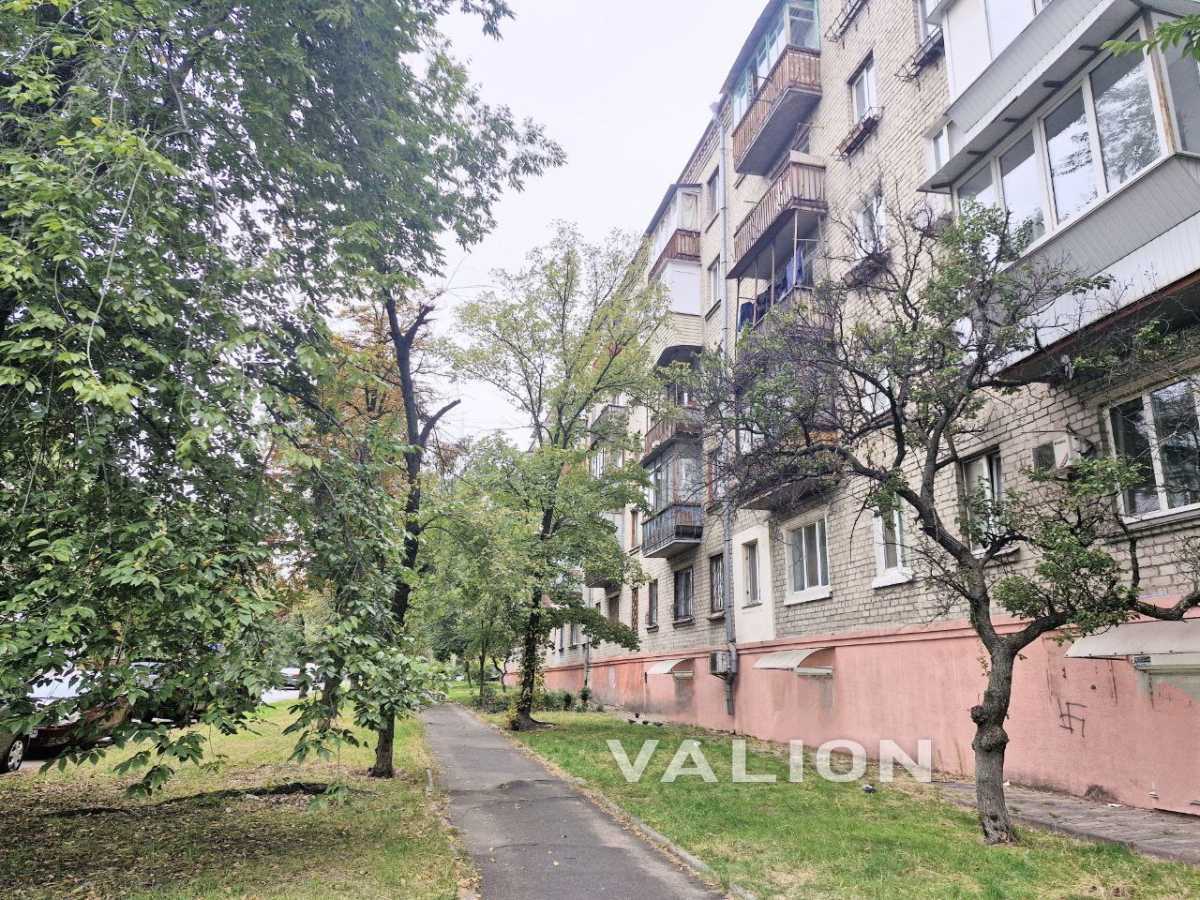 Продаж 3-кімнатної квартири 55.6 м², Новодарницька вул., 23/7