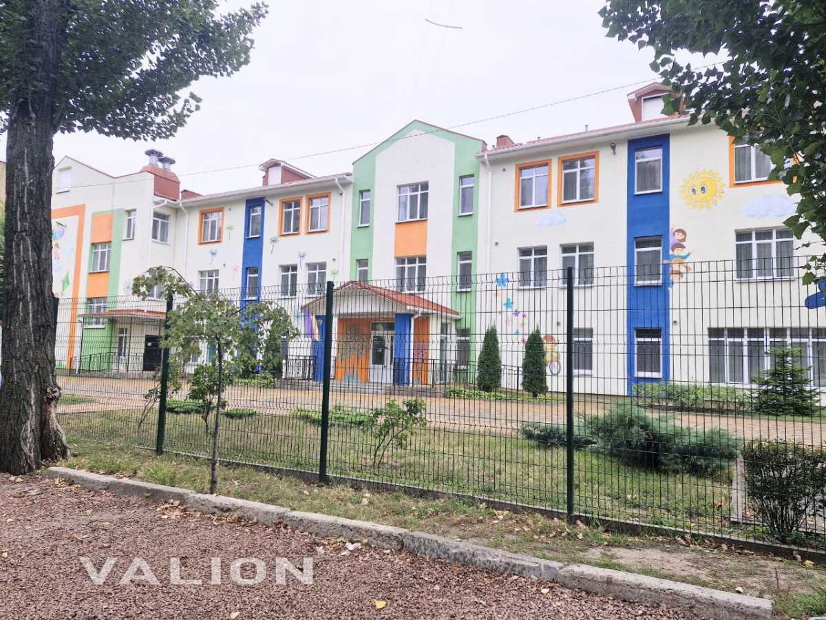 Продаж 3-кімнатної квартири 55.6 м², Новодарницька вул., 23/7