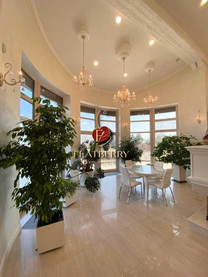 Оренда будинку 180 м², Європейська вул., 1