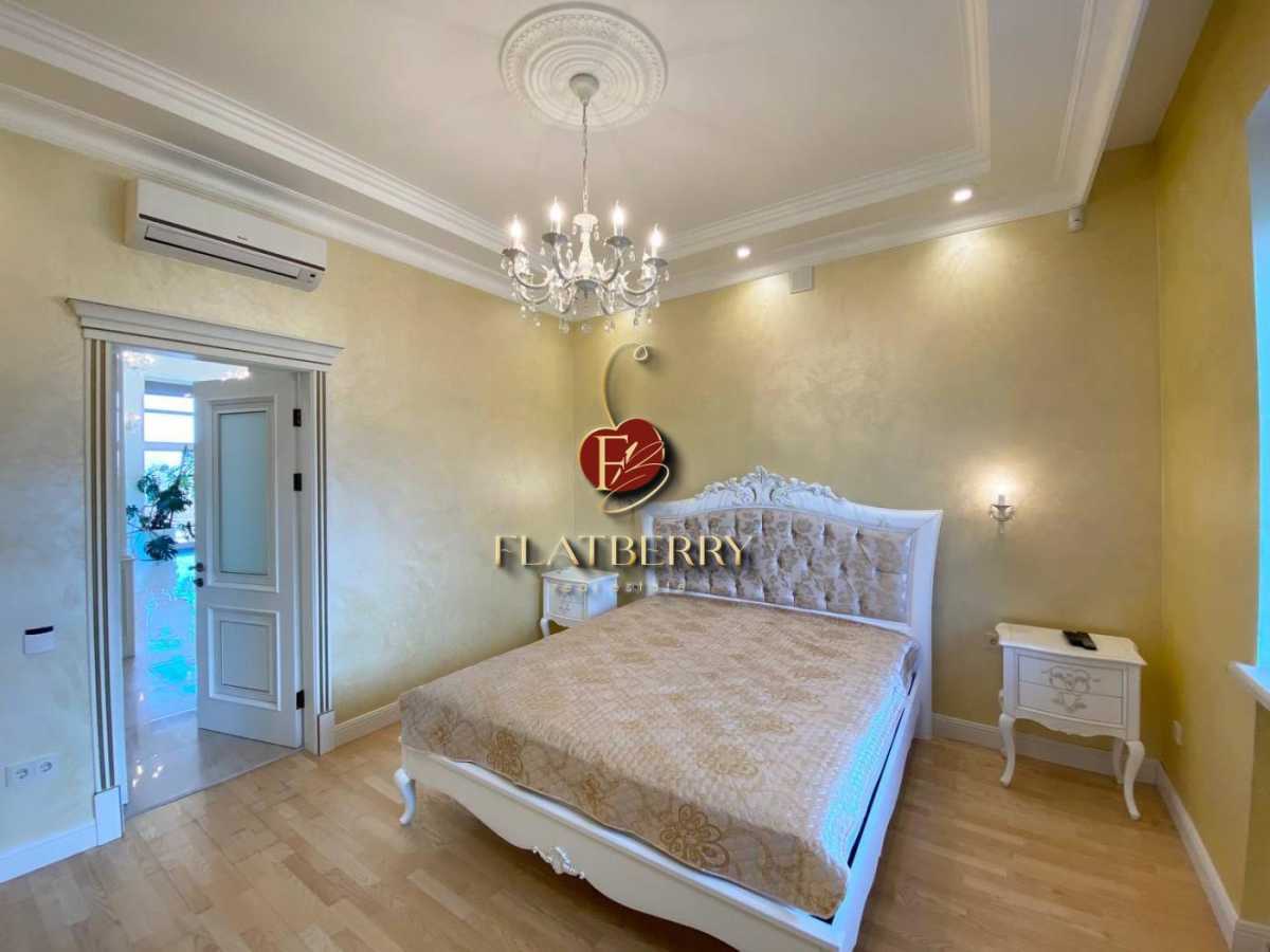 Оренда будинку 180 м², Європейська вул., 1