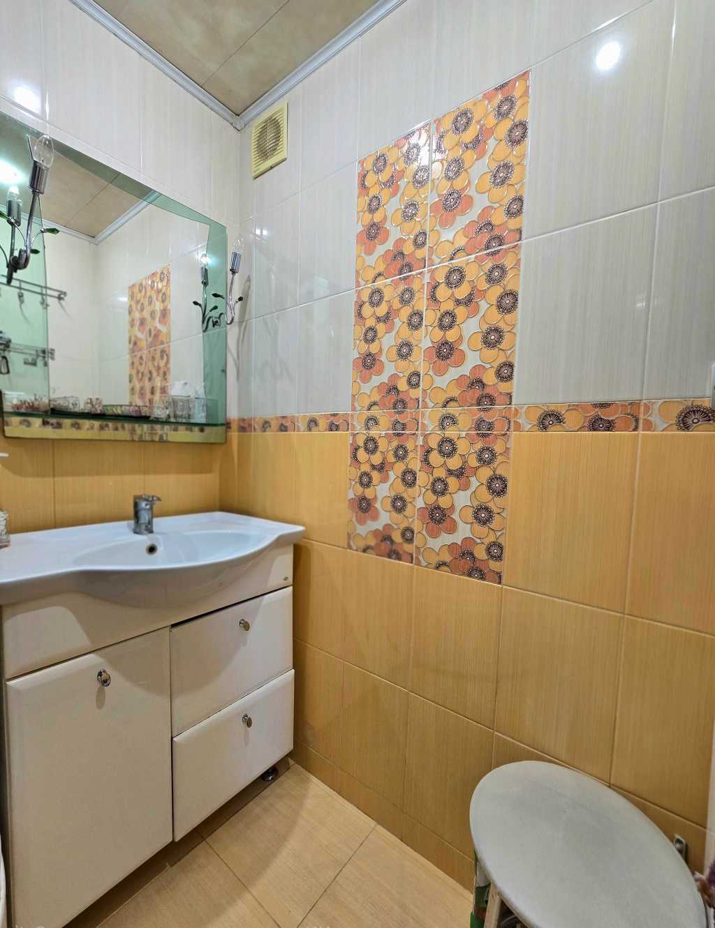 Продаж 3-кімнатної квартири 73 м², Академічний пров.