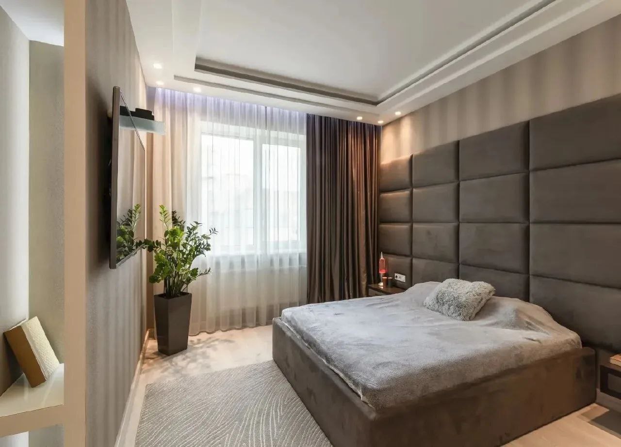 Продаж 3-кімнатної квартири 125 м², Крутогорна вул.