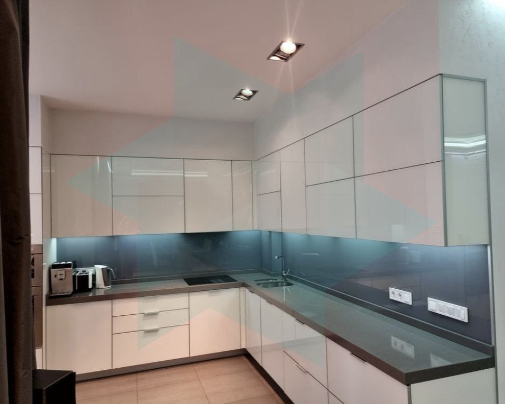 Продаж 3-кімнатної квартири 125 м², Крутогорна вул.