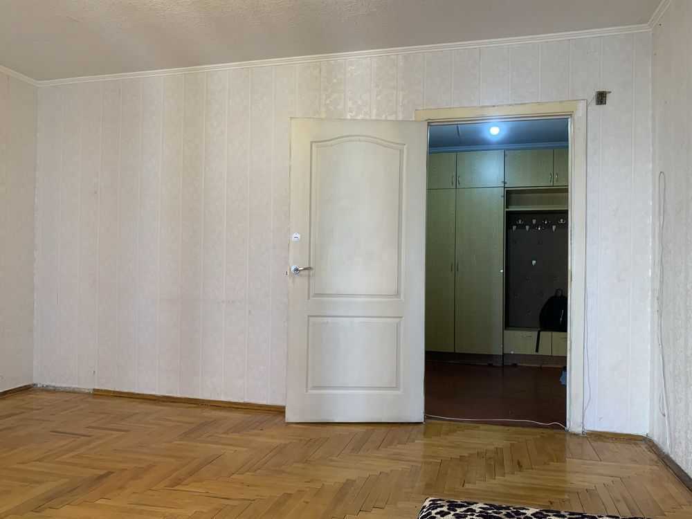 Продаж 2-кімнатної квартири 65 м², Золотоустівська вул., 4