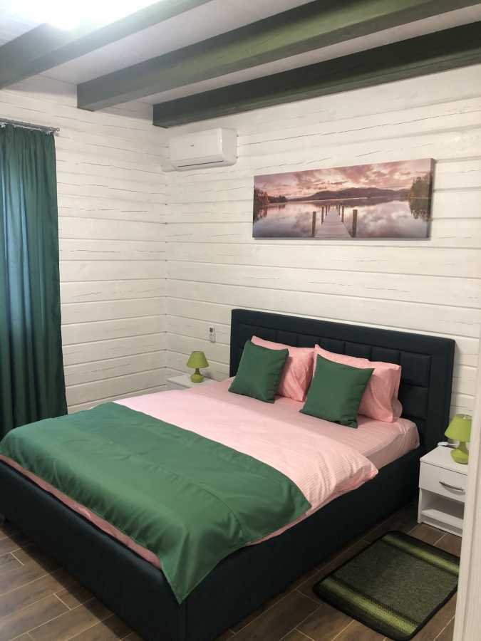 Дом посуточно 250 м², Деснянська, 17