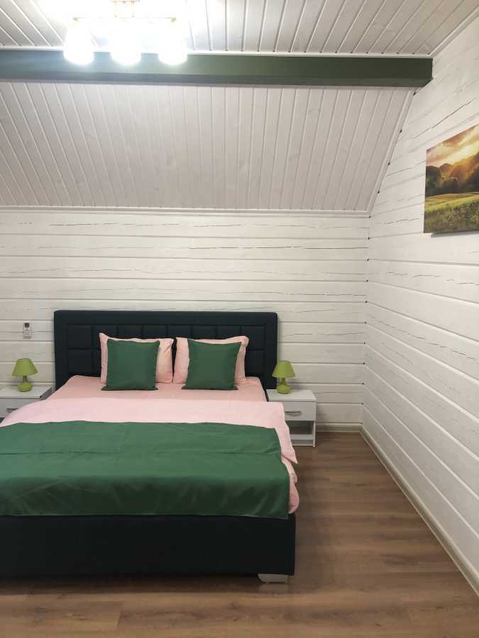 Дом посуточно 250 м², Деснянська, 17