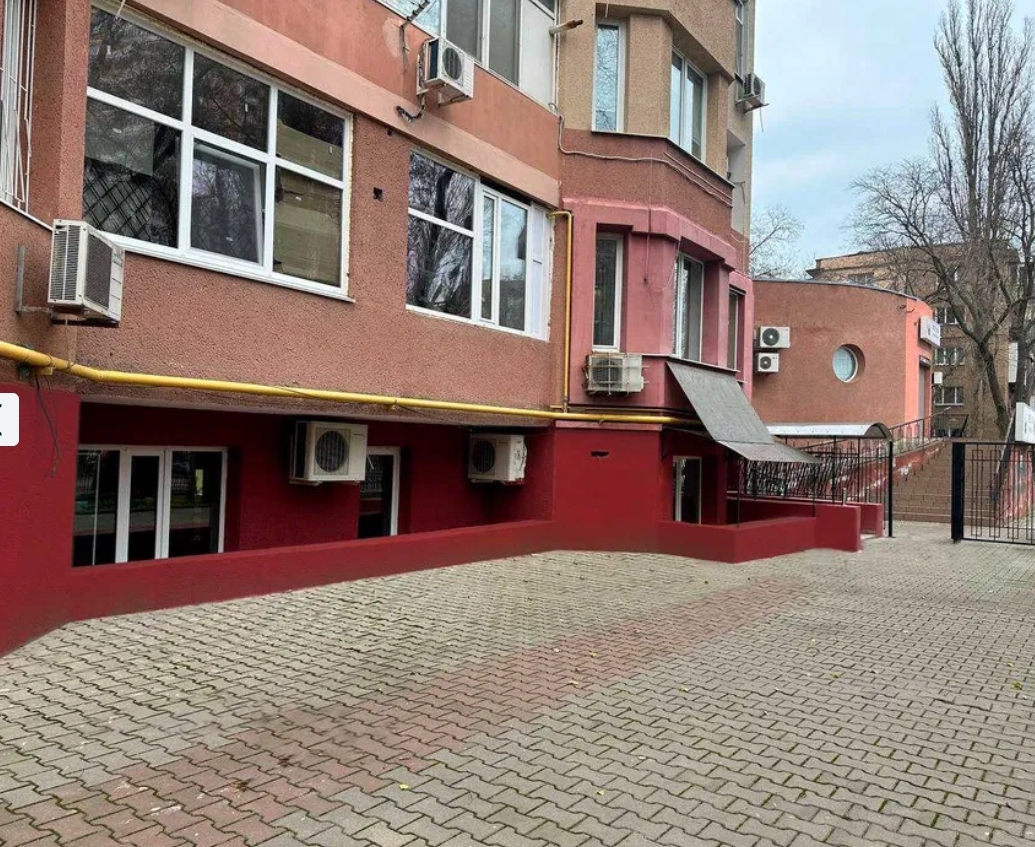 Аренда помещения свободного назначения 240 м², Шампанский пер.