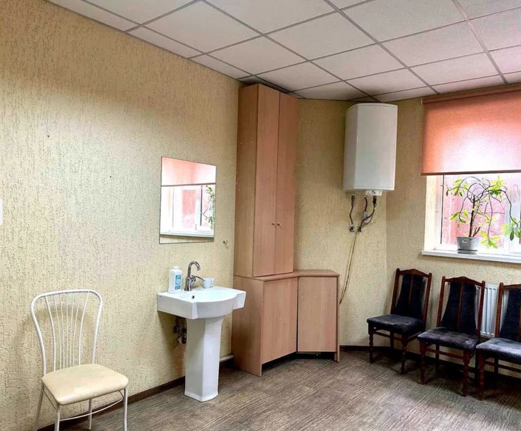 Аренда помещения свободного назначения 240 м², Шампанский пер.