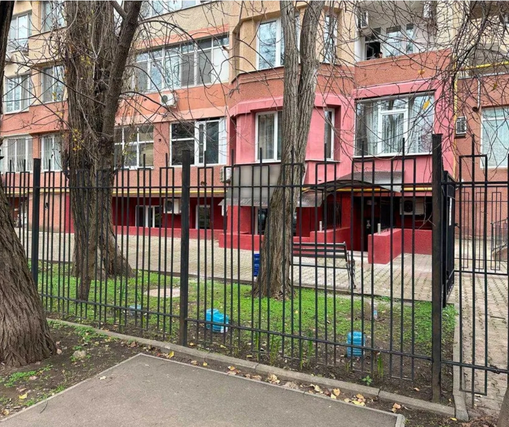 Аренда помещения свободного назначения 240 м², Шампанский пер.