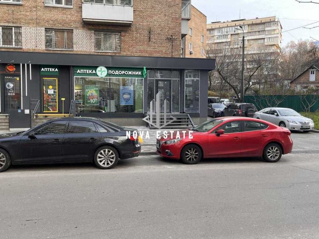 Аренда другого торгового помещения 65 м², Академика Филатова ул., 2/1