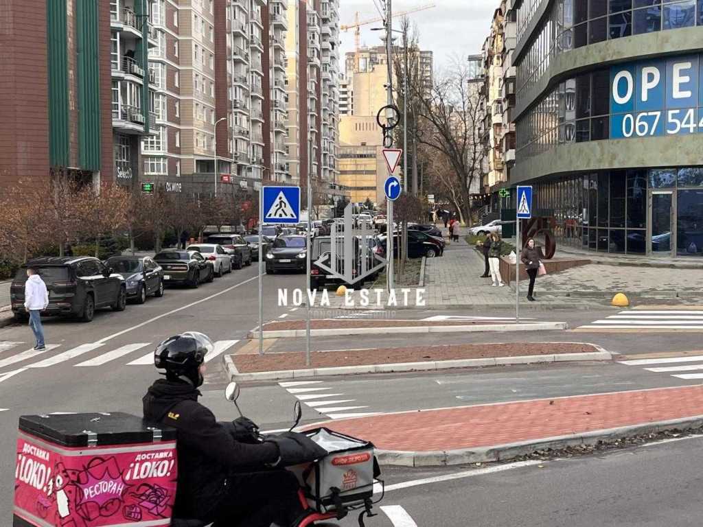 Аренда другого торгового помещения 65 м², Академика Филатова ул., 2/1