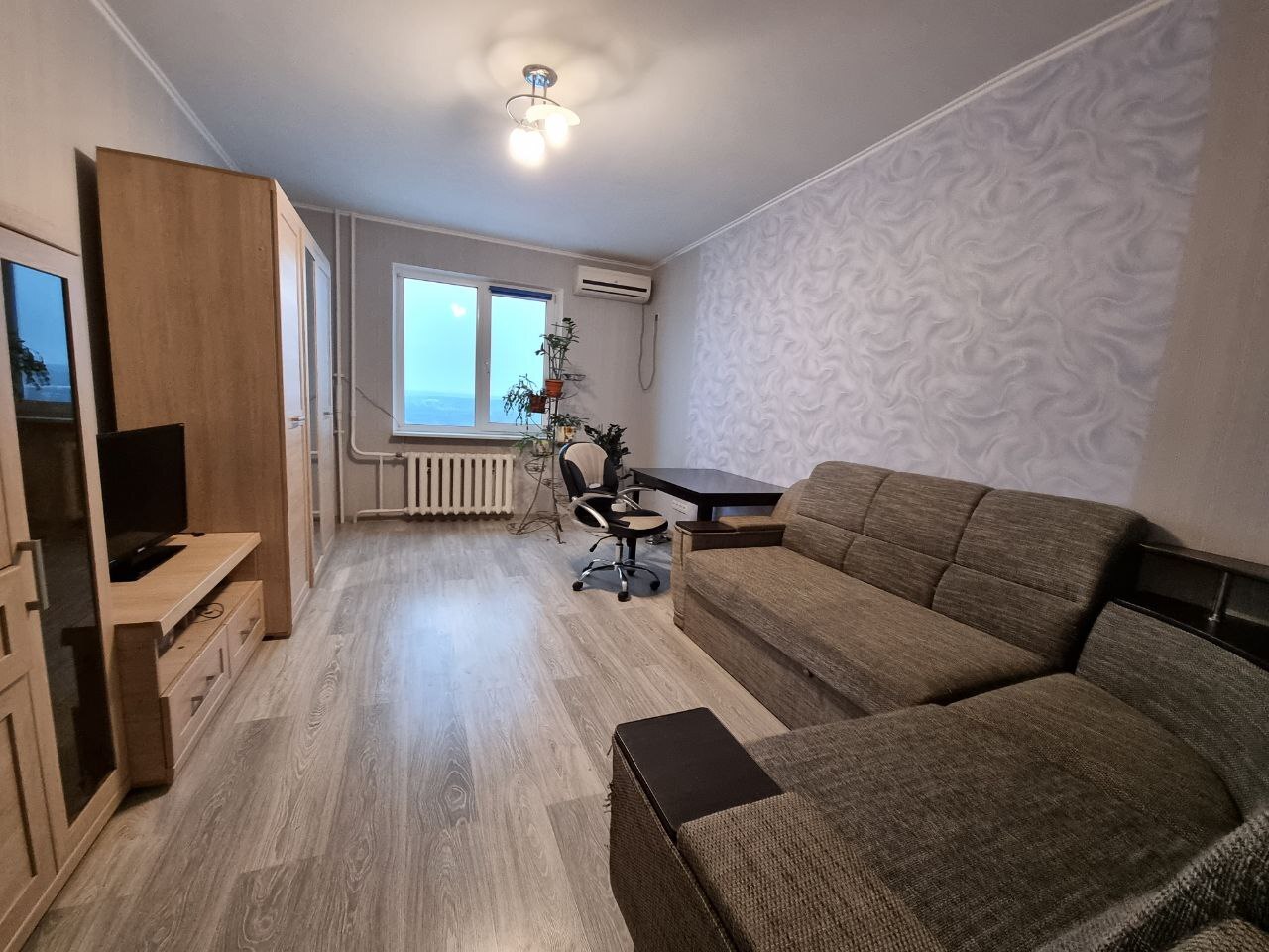 Продаж 3-кімнатної квартири 98 м², Миколи Закревського вул., 97