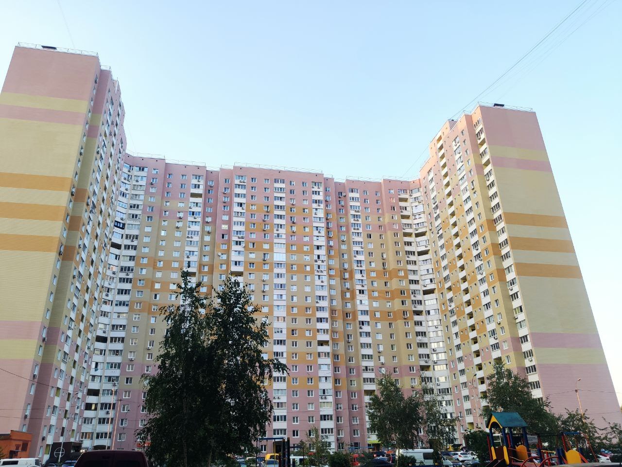 Продаж 3-кімнатної квартири 98 м², Миколи Закревського вул., 97
