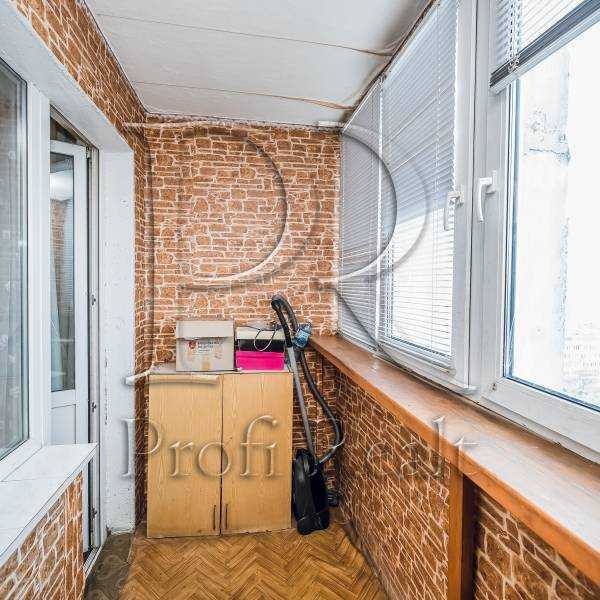 Продаж 3-кімнатної квартири 72 м², Булгакова вул., 3