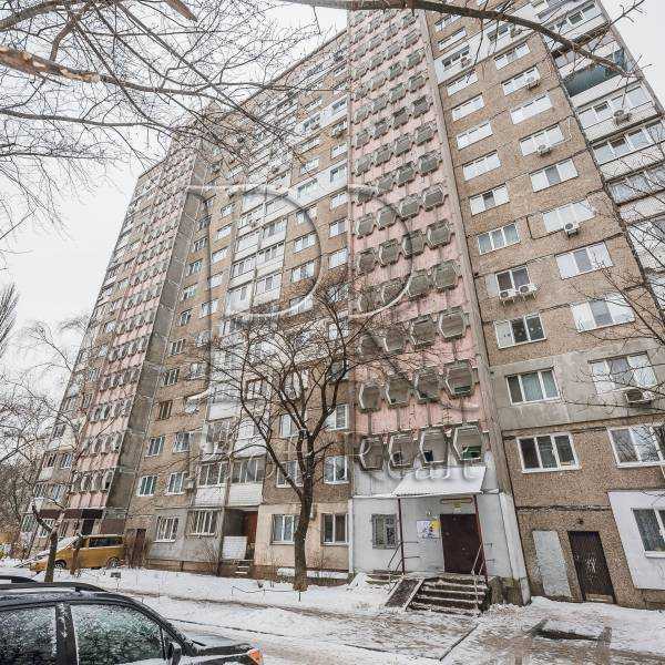 Продаж 3-кімнатної квартири 72 м², Булгакова вул., 3
