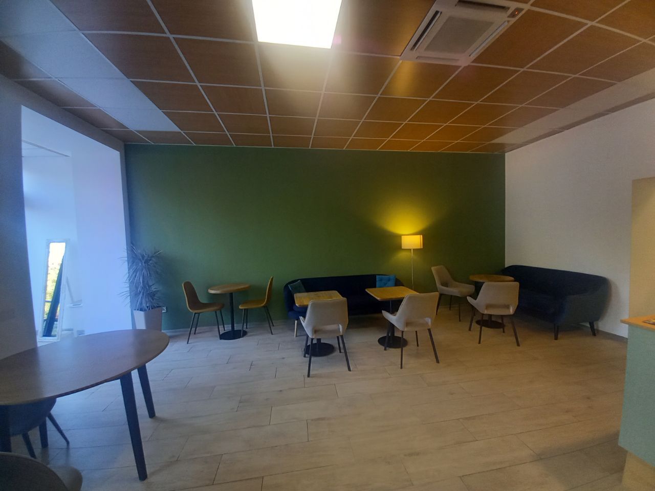 Аренда магазина 72 м², Славы бул., 2Д