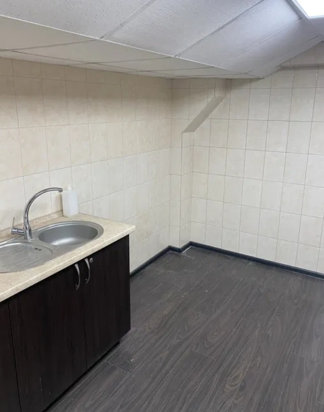 Оренда офісу 300 м², Буніна вул.