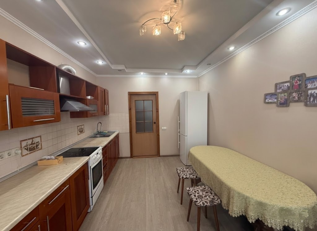 Оренда 2-кімнатної квартири 74 м², Правди просп., 31А