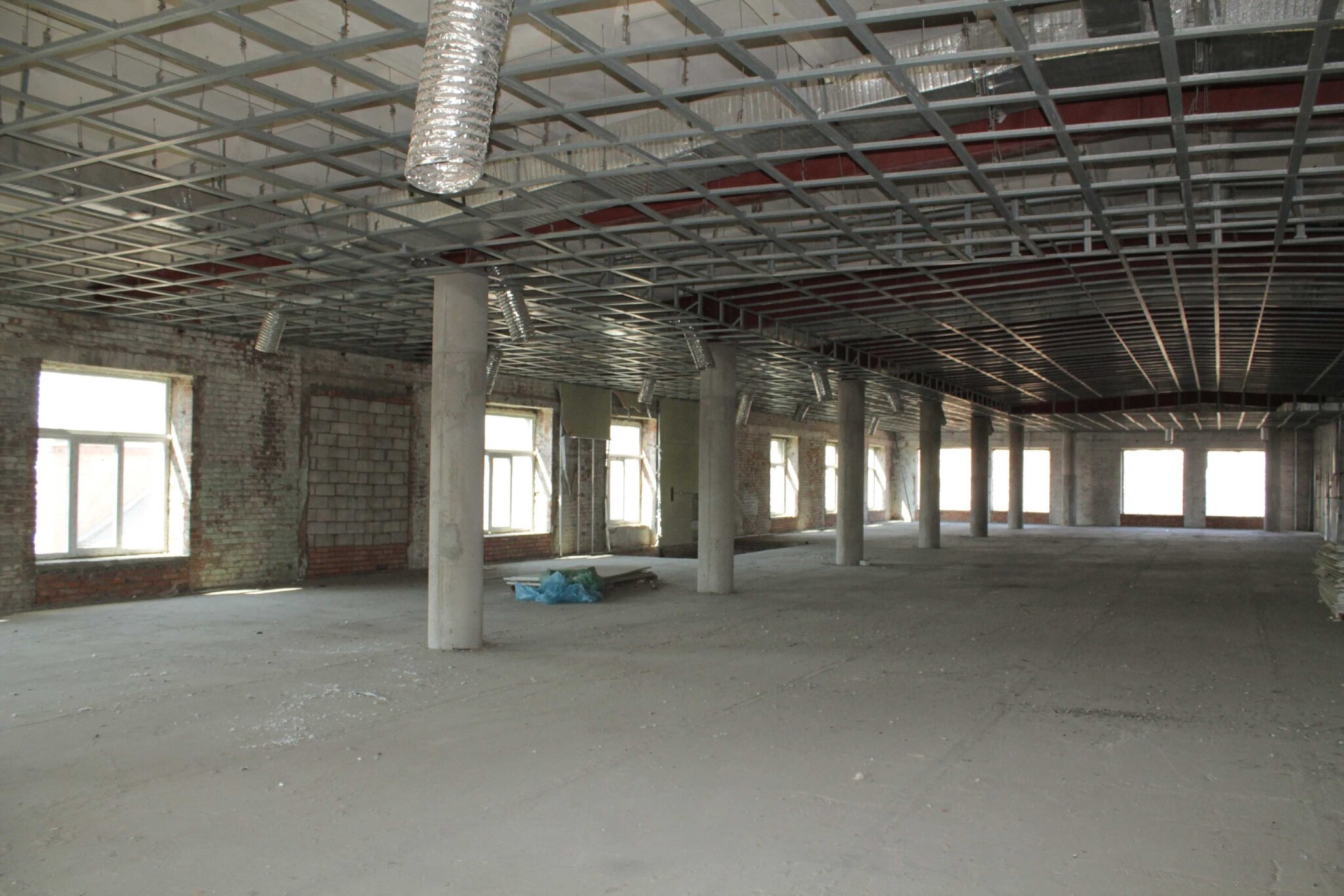 Продаж приміщення вільного призначення 3668 м², Столярова вул.