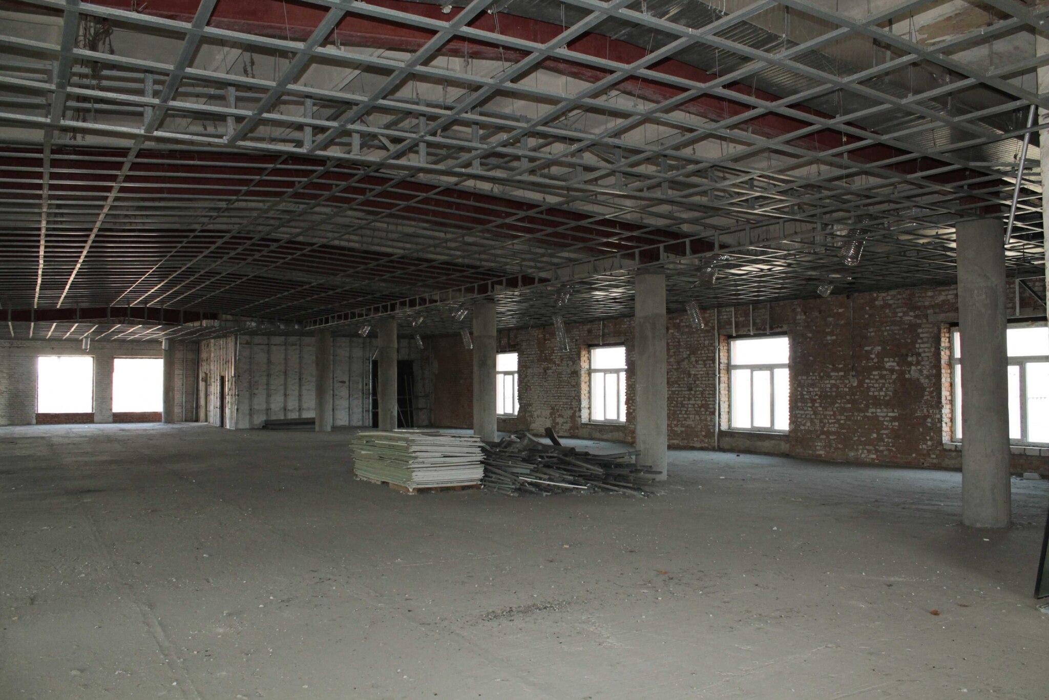 Продаж приміщення вільного призначення 3668 м², Столярова вул.