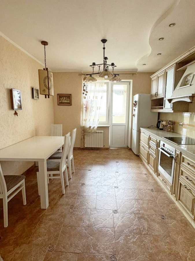 Аренда 3-комнатной квартиры 107 м², Петра Григоренко просп., 28