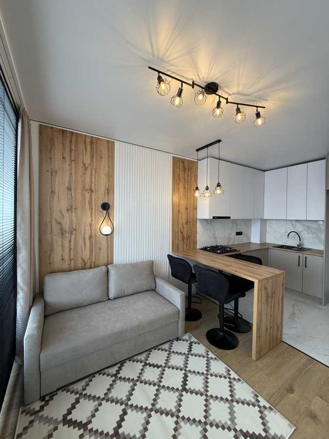 Продаж 1-кімнатної квартири 33 м², Покровська вул., 2А