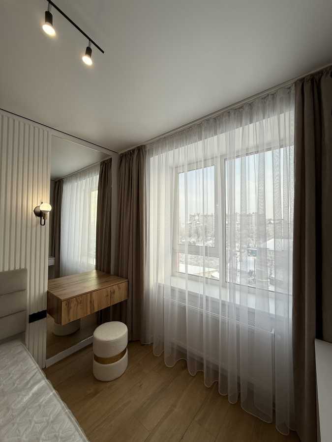 Продаж 1-кімнатної квартири 33 м², Покровська вул., 2А