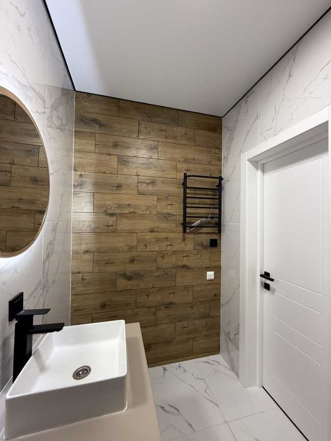 Продаж 1-кімнатної квартири 33 м², Покровська вул., 2А