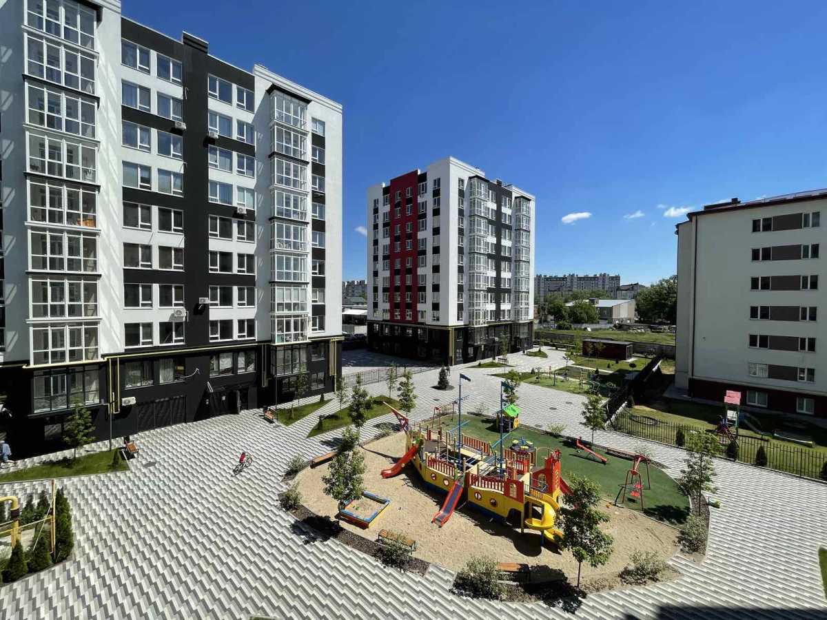 Продаж 1-кімнатної квартири 33 м², Покровська вул., 2А