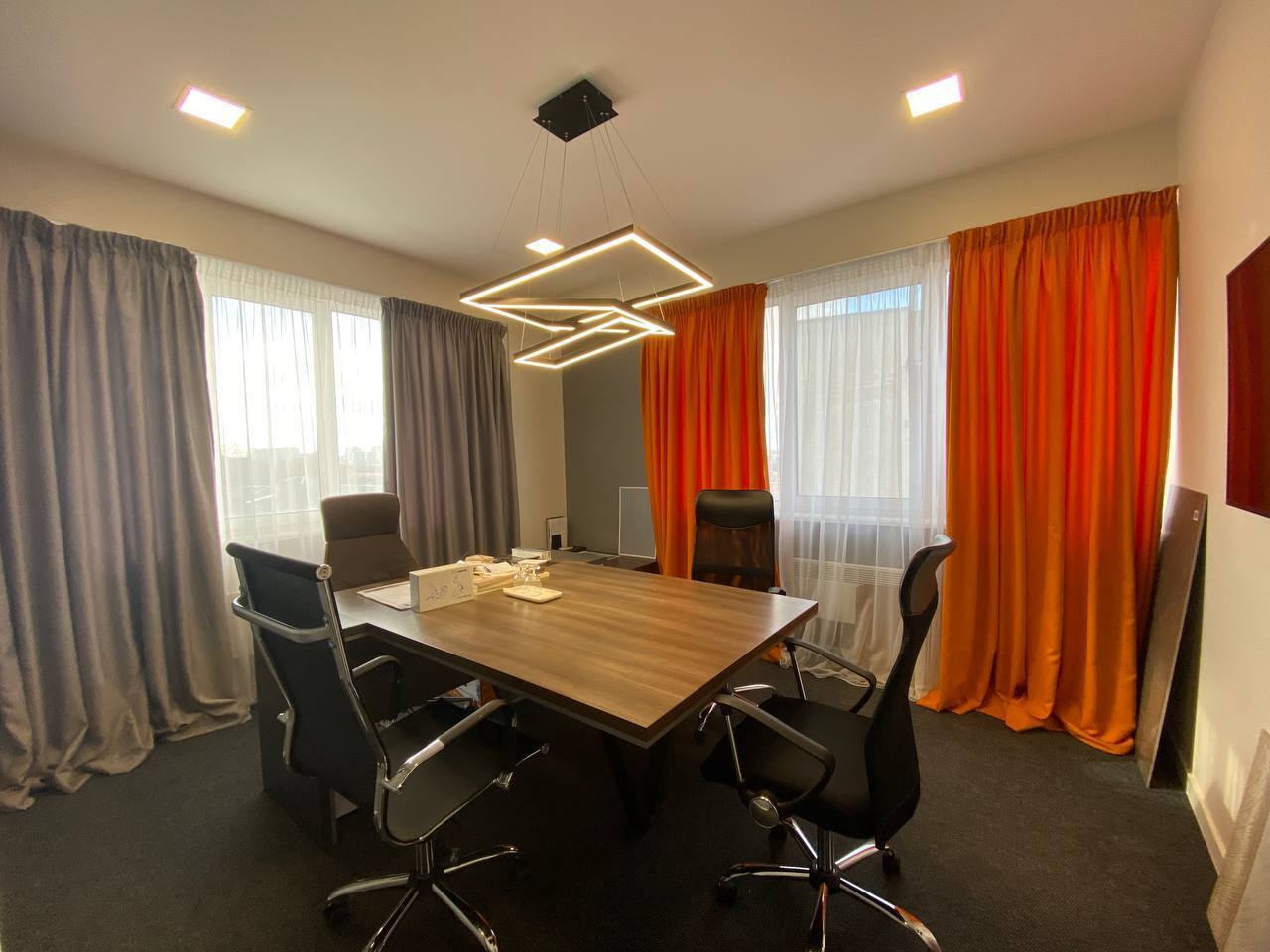 Оренда офісу 93 м², Сергія Подолинського вул.