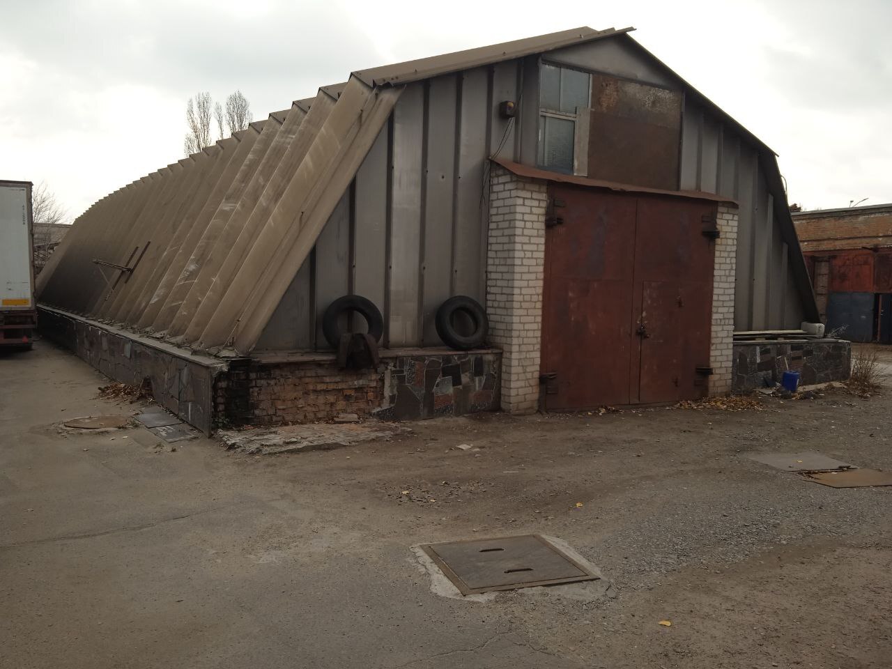 Аренда коммерции 366.5 м², Курсантская ул., 3б