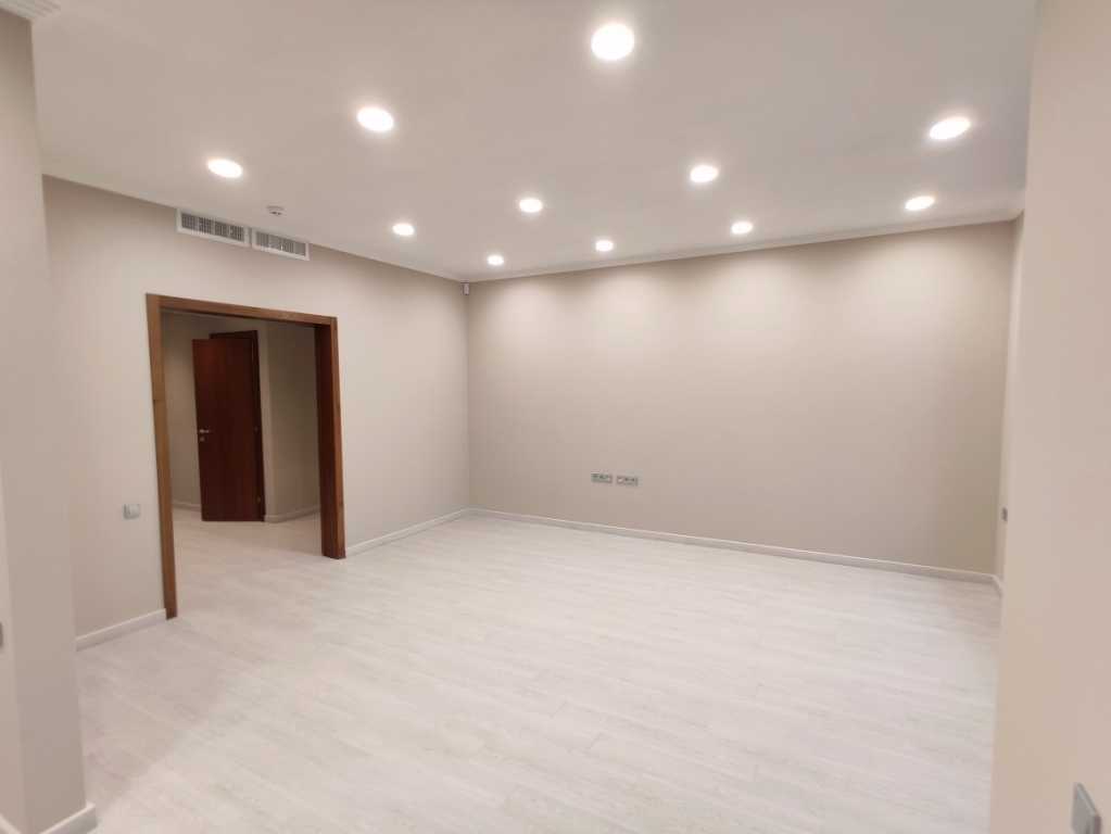 Продаж офісу 126 м², Жилянська вул., 59