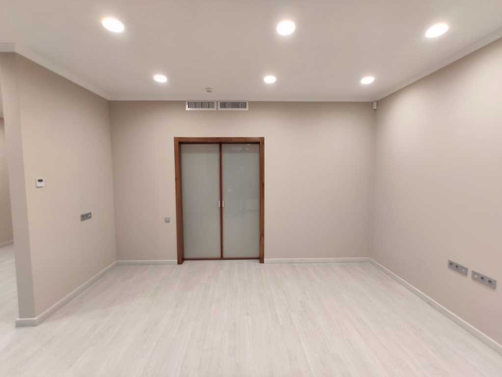 Продаж офісу 126 м², Жилянська вул., 59