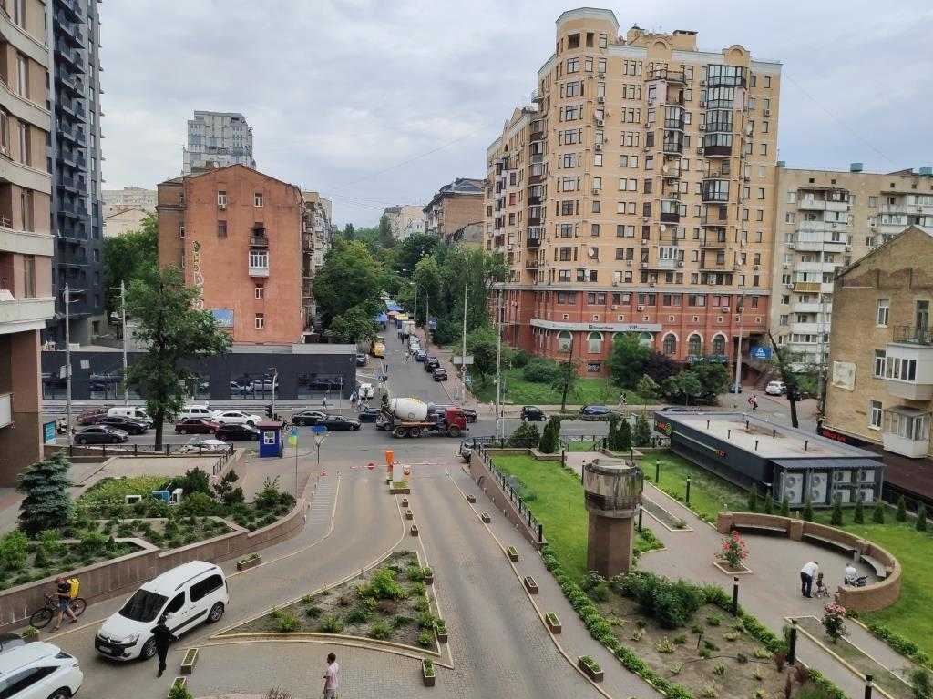 Продаж офісу 126 м², Жилянська вул., 59