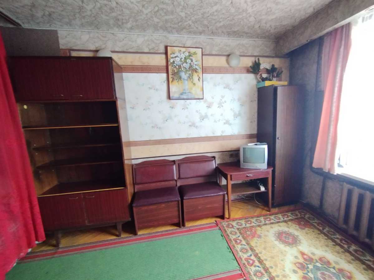 Оренда 1-кімнатної квартири 27 м², Мілютенка вул., 3