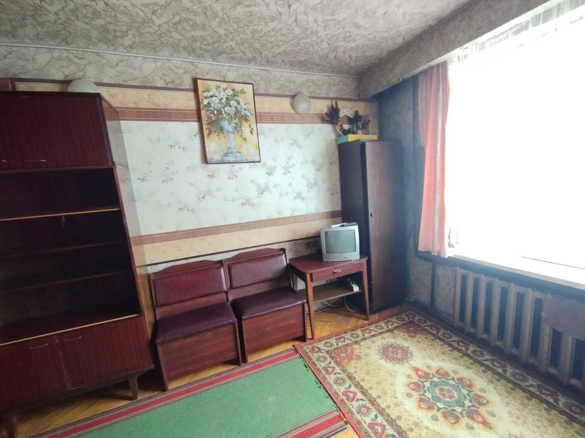 Оренда 1-кімнатної квартири 27 м², Мілютенка вул., 3