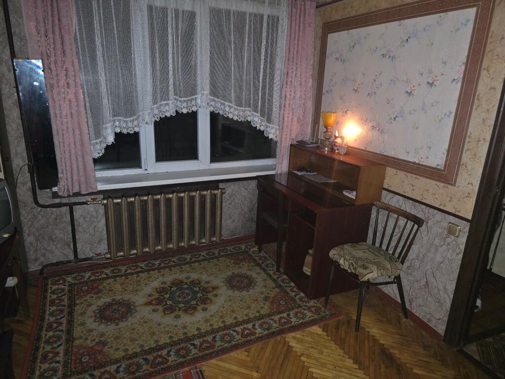 Оренда 1-кімнатної квартири 27 м², Мілютенка вул., 3