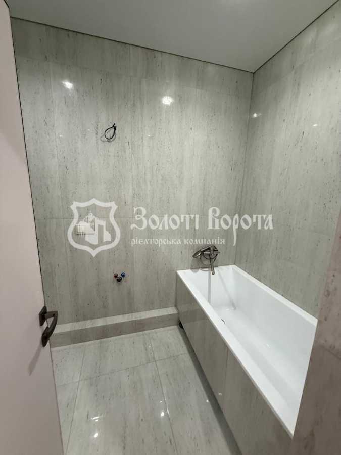 Продажа 3-комнатной квартиры 76 м², Днепровская наб., 15Ж