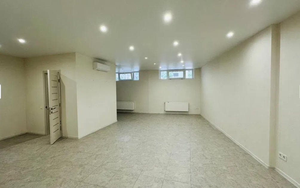 Оренда офісу 55 м², Каманіна вул.