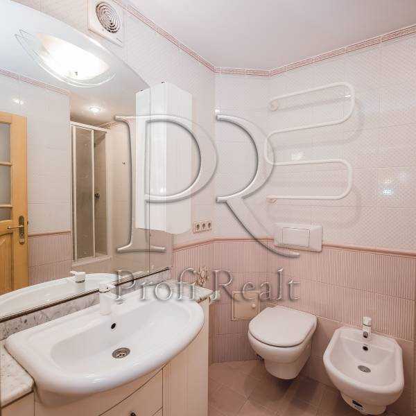 Продаж 3-кімнатної квартири 147 м², Драгоманова вул., 17