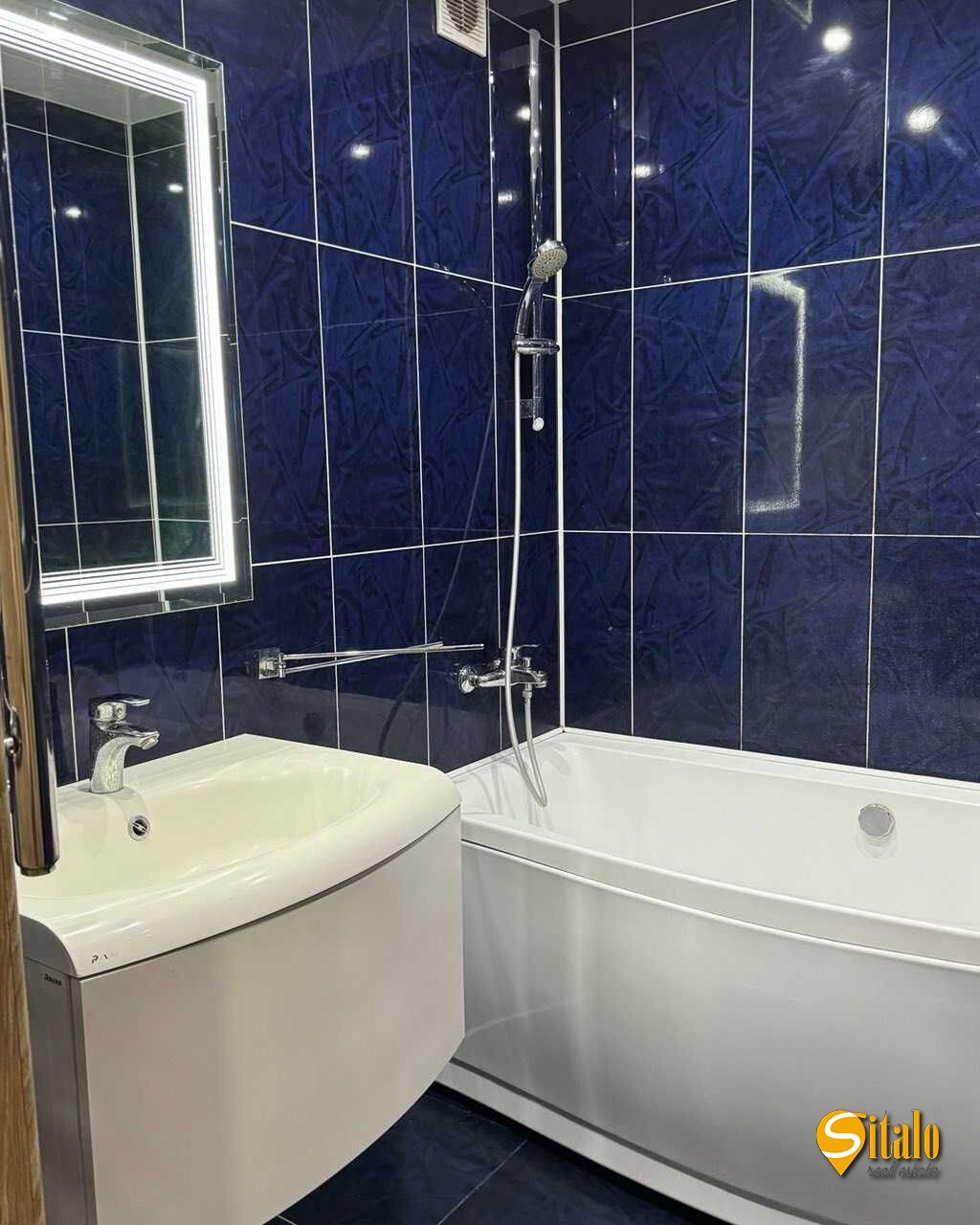 Продаж 2-кімнатної квартири 72 м², Макаренка вул., 1А